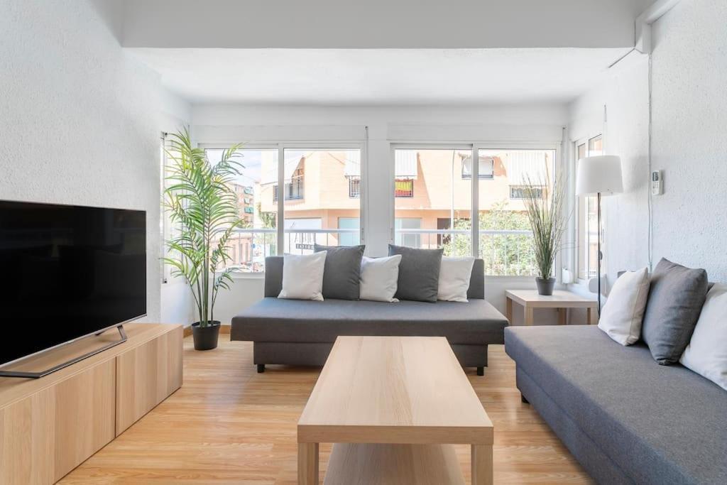Encantador Apartamento De 3 Habitaciones Con Balcon Alicante Dış mekan fotoğraf